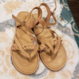 TOM'S Honey Leather sandals NWT